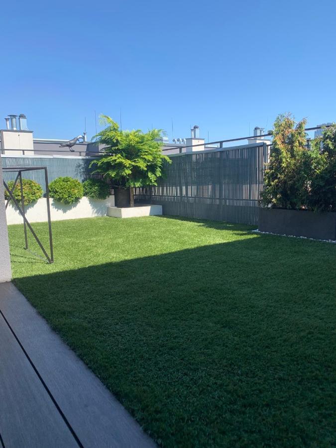 דירות לודז' Two-Levels Penthouse With A Garden In The City Center מראה חיצוני תמונה